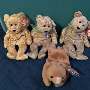 Set up for 2000 Ty beanie baby bears, Cashew Speckles and Cubby